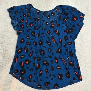 Butterfly sleeve leopard print blouse.